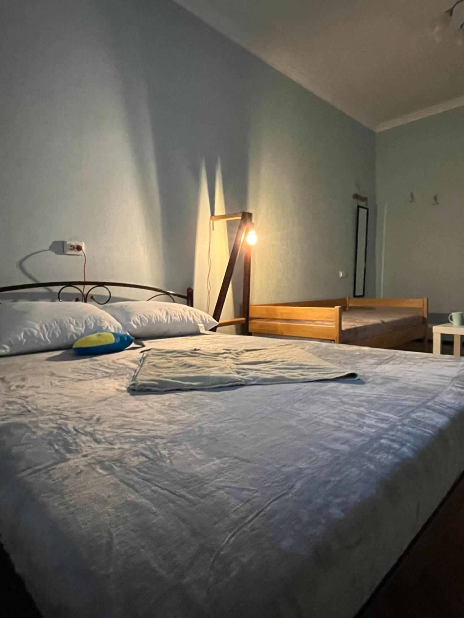 Ararat-Klovskaya Hostel-Apartments Kiev Extérieur photo