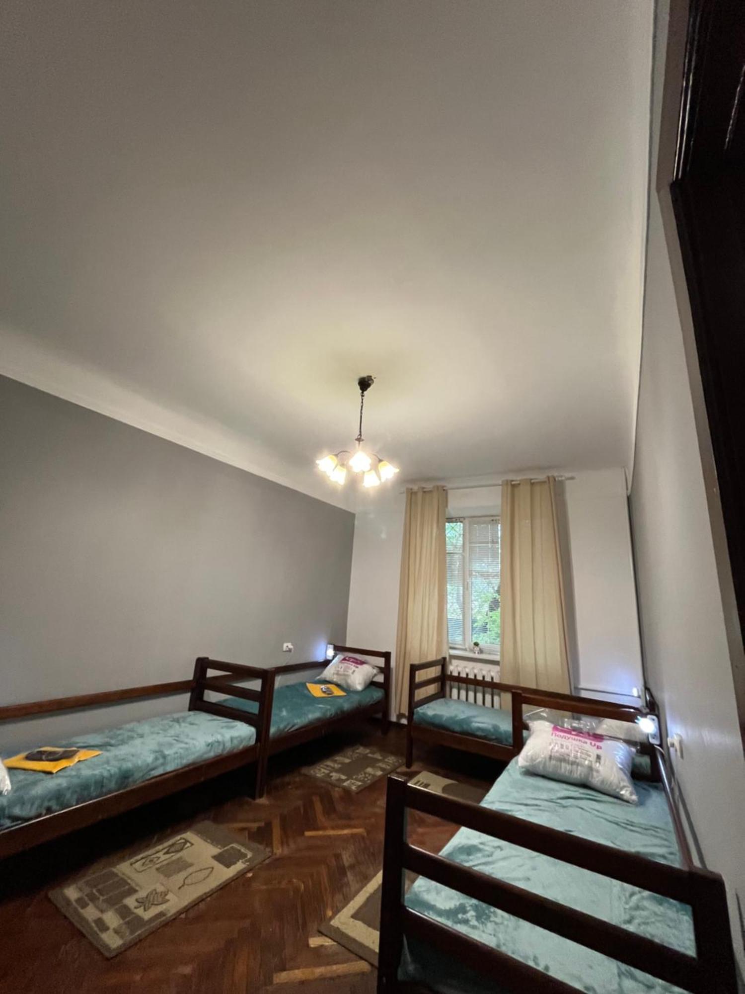 Ararat-Klovskaya Hostel-Apartments Kiev Extérieur photo