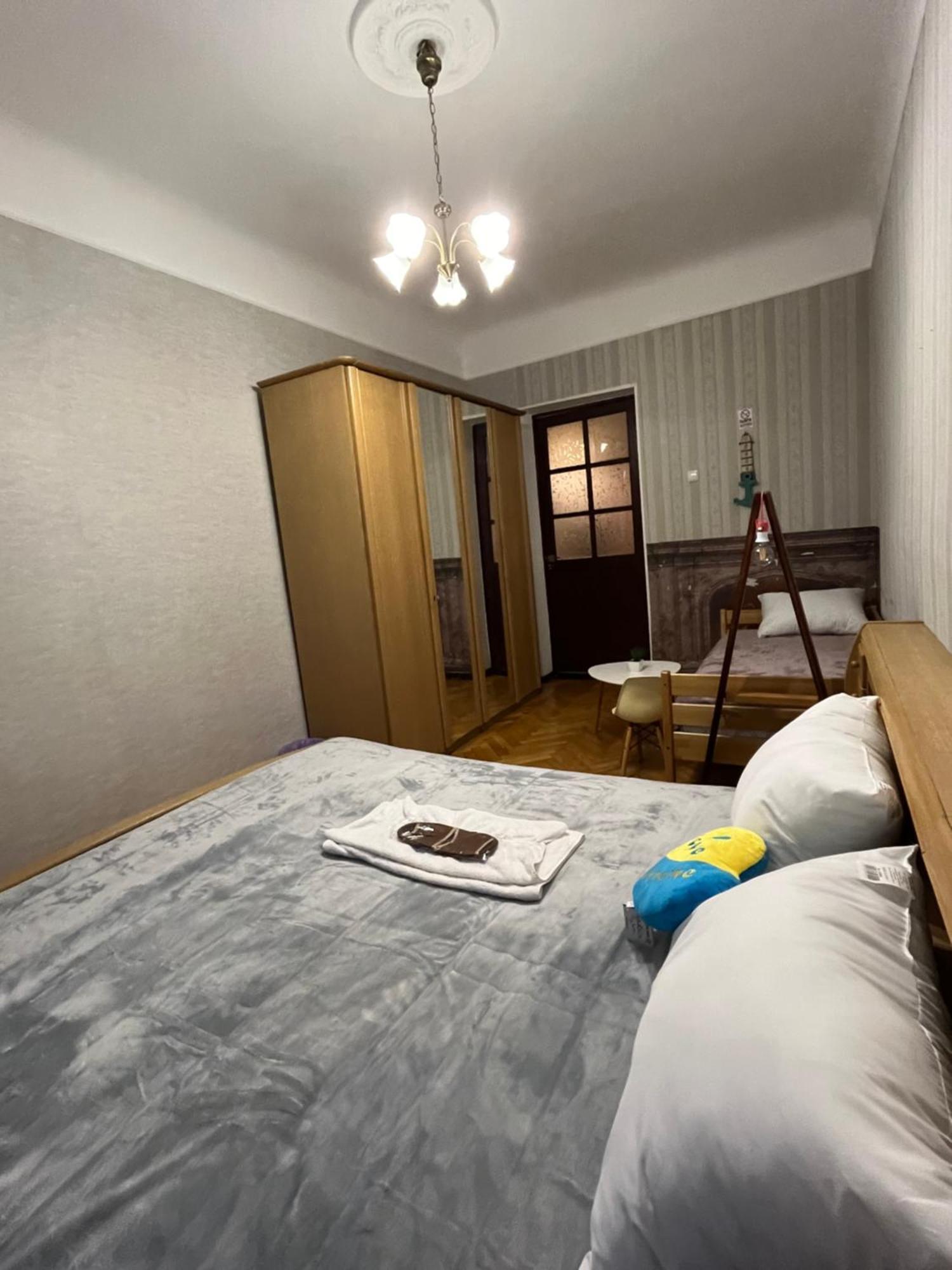 Ararat-Klovskaya Hostel-Apartments Kiev Extérieur photo